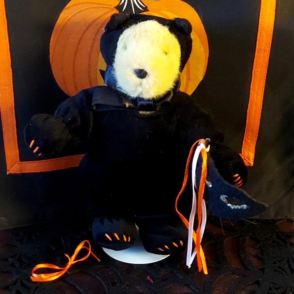 NABCO Muffy Halloween Black Kitty